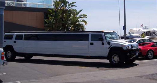 Stretch White Montreal Limousine Hummer
