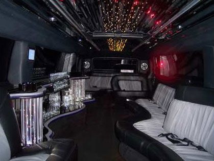 Stretch White Montreal Limousine Hummer